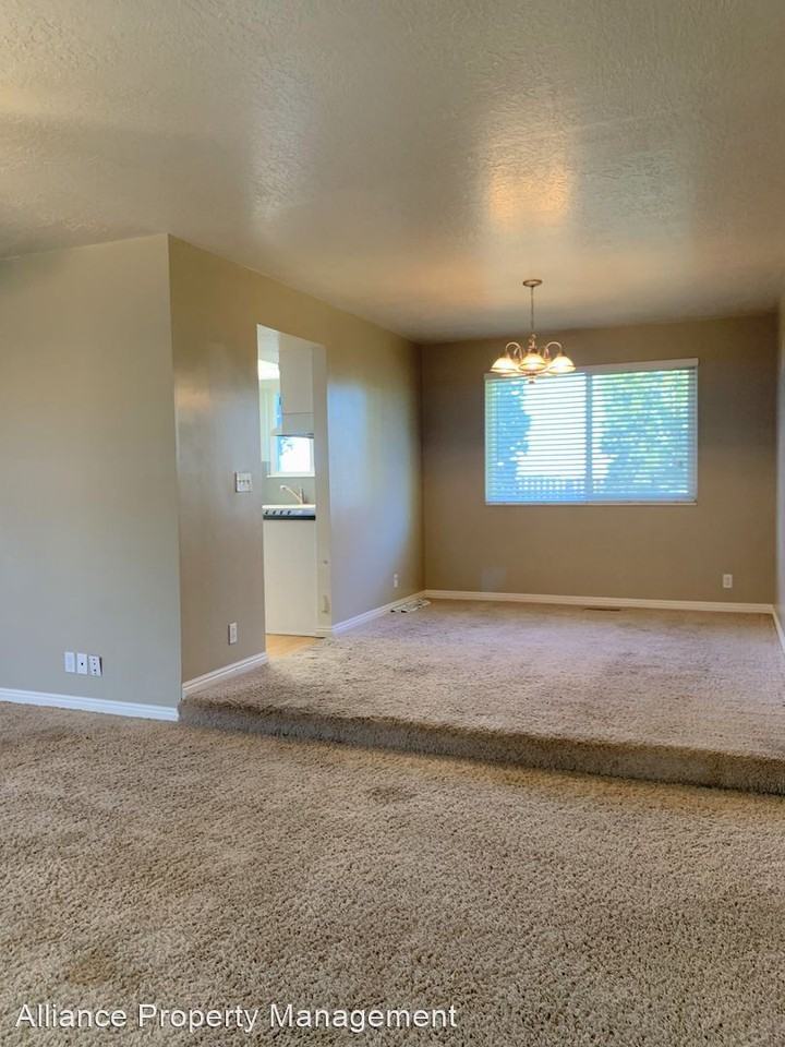 4427 S 1675 W - Photo 3 of 33