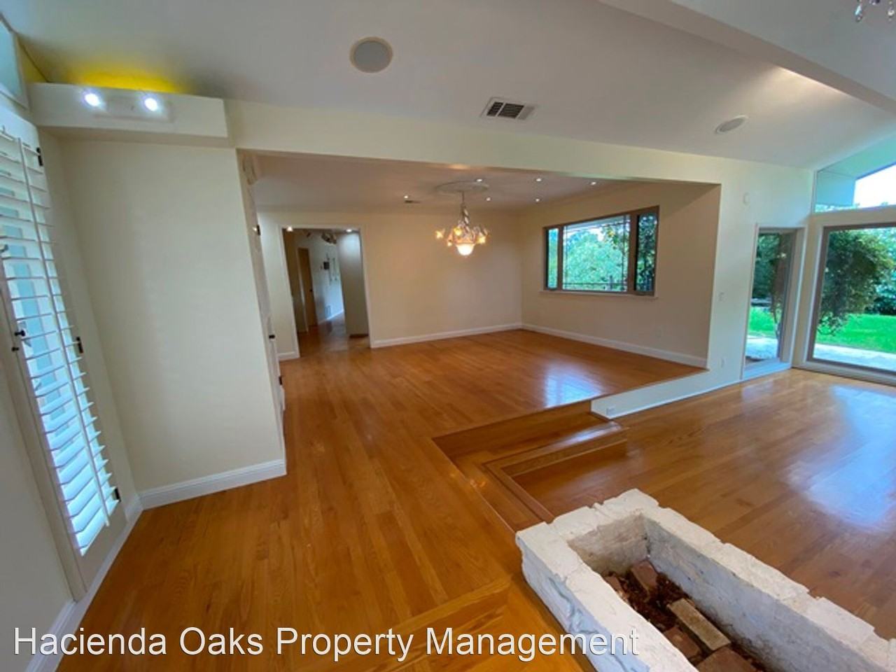 2290 Crystal Dr - Photo 3 of 32