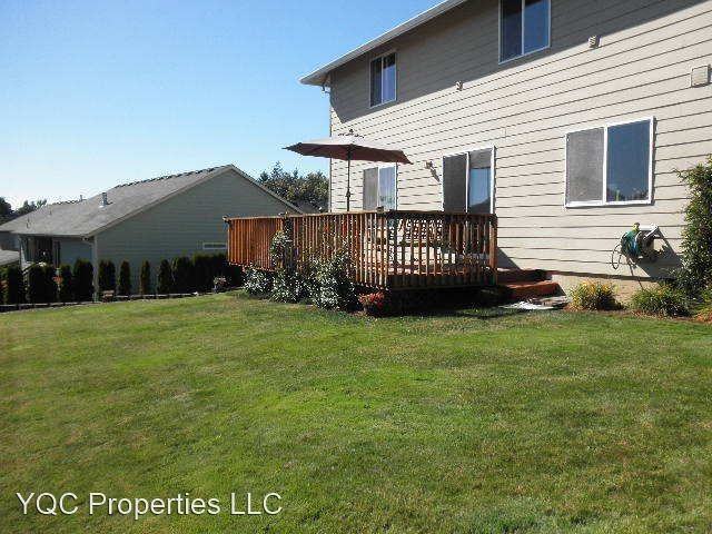 480 E 18th St - Photo 3 of 10