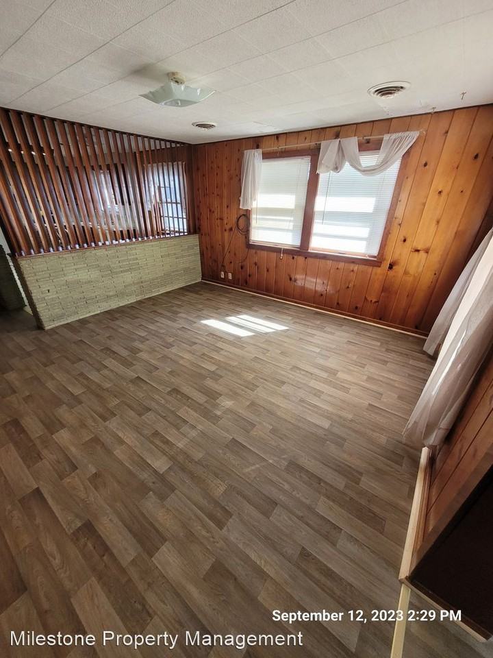 1420 N Merriam Ave - Photo 2 of 9