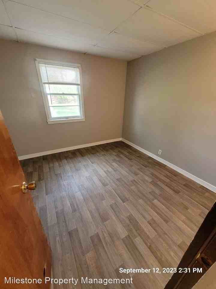 1420 N Merriam Ave - Photo 3 of 9