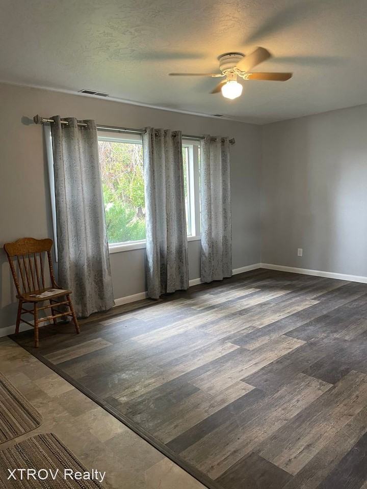 11210 Highway 145 - Photo 3 of 11