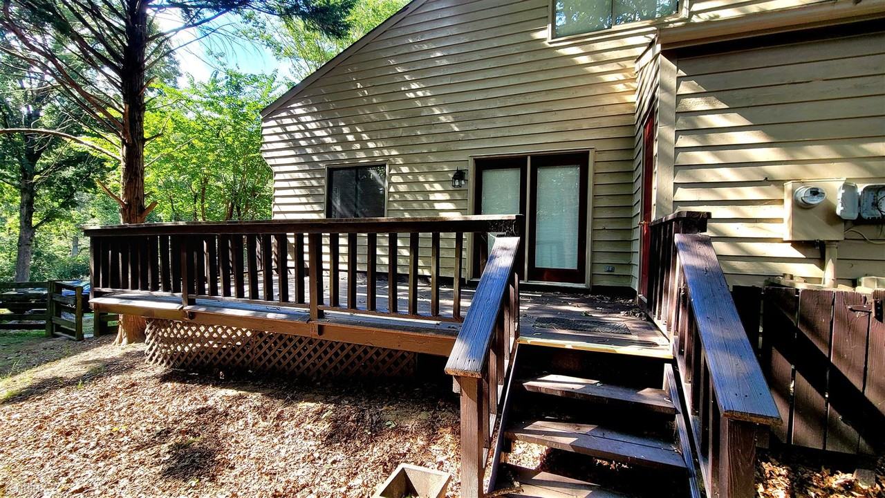 2302 Boulder Run Ct - Photo 2 of 4