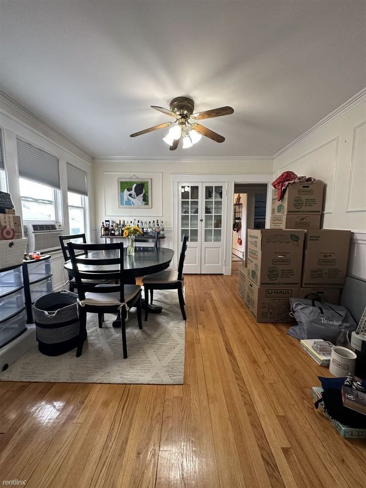 121 Evans St - Photo 3 of 12