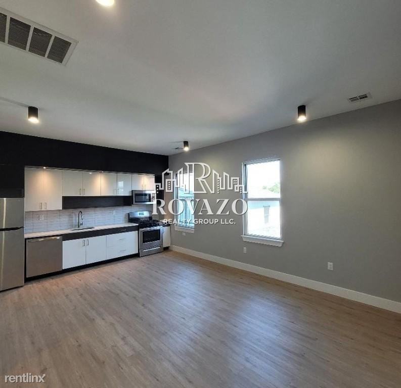 502 William St - Photo 2 of 13