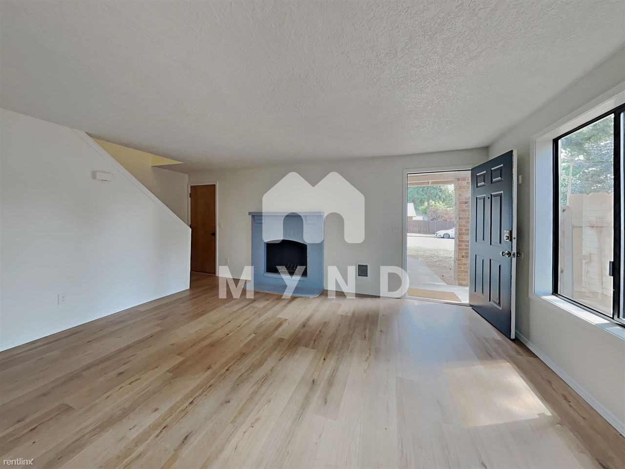 1010 Ne 143rd Ave - Photo 2 of 21