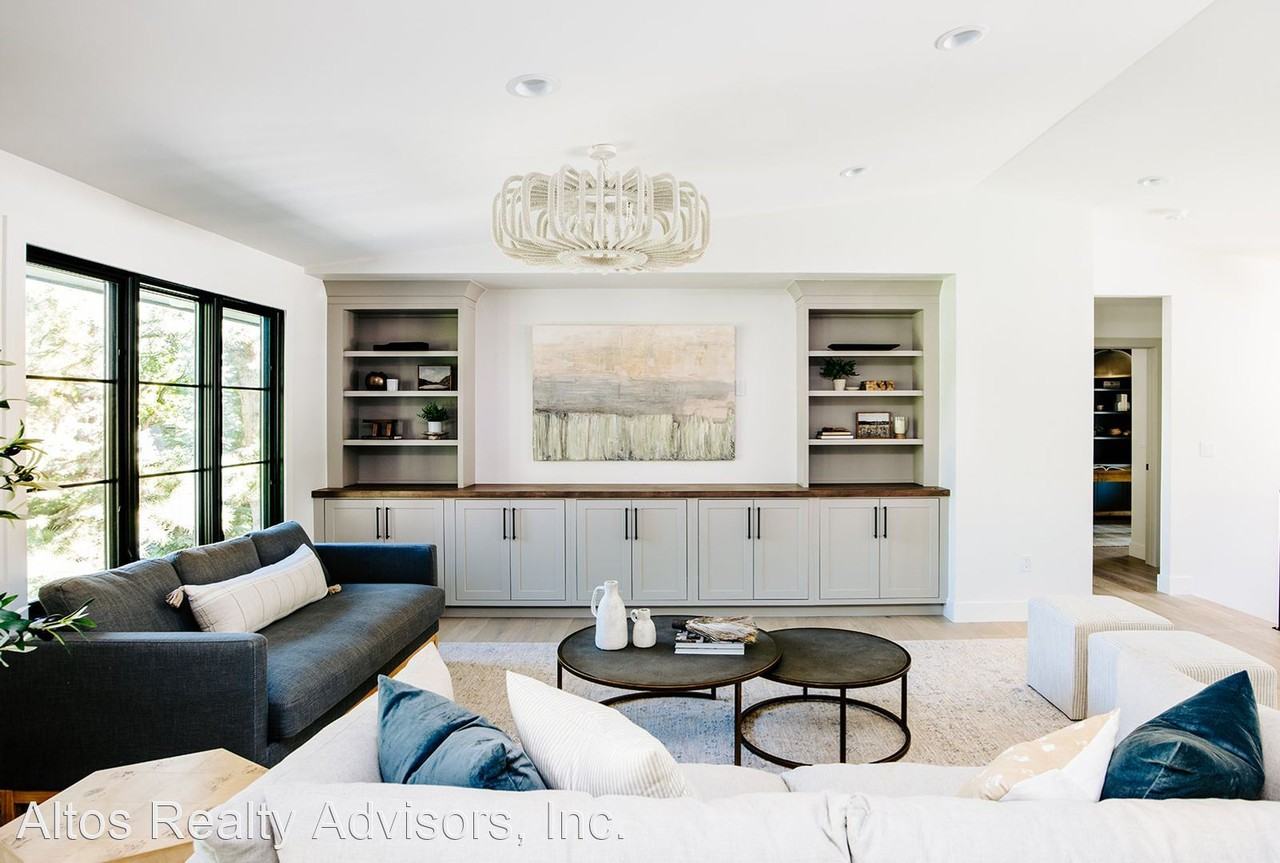 5497 S Oneida Way - Photo 3 of 50