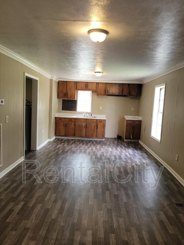 1501 Schaffer St - Photo 3 of 9