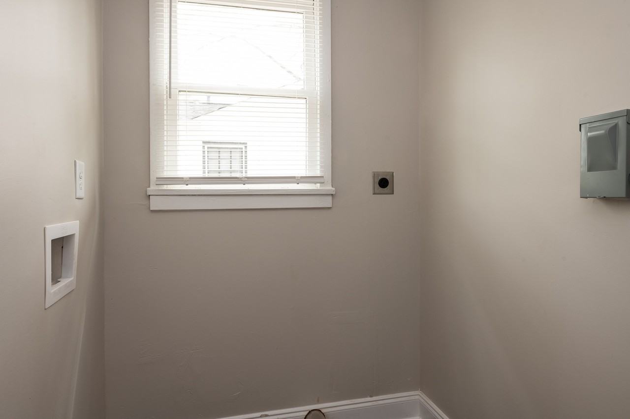 1854 Broadwell St Sw - Photo 6 of 22