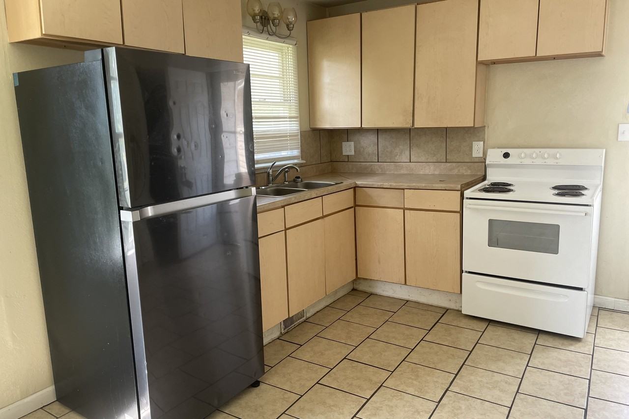 2734 Se Massachusetts Ave - Photo 3 of 10