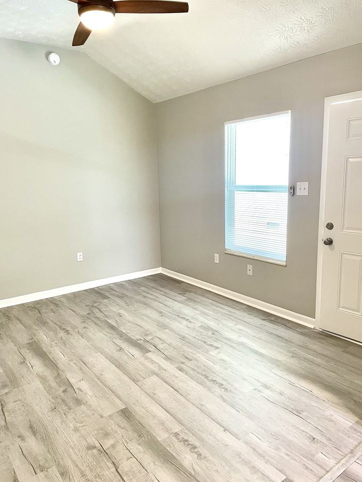 5228 Mcintyre Rd - Photo 2 of 10