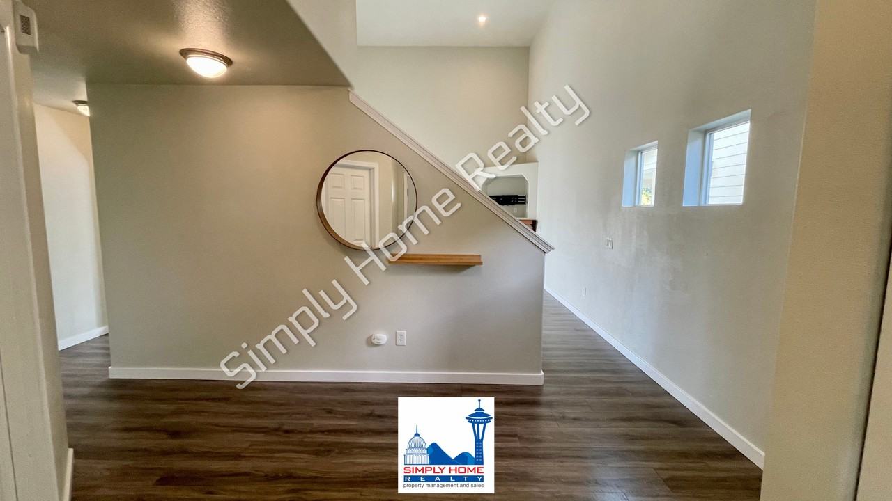 7169 Radius Loop Se - Photo 2 of 28