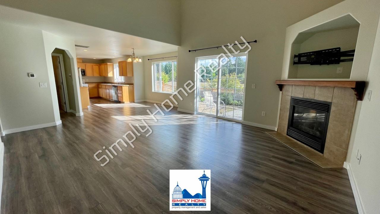 7169 Radius Loop Se - Photo 3 of 28