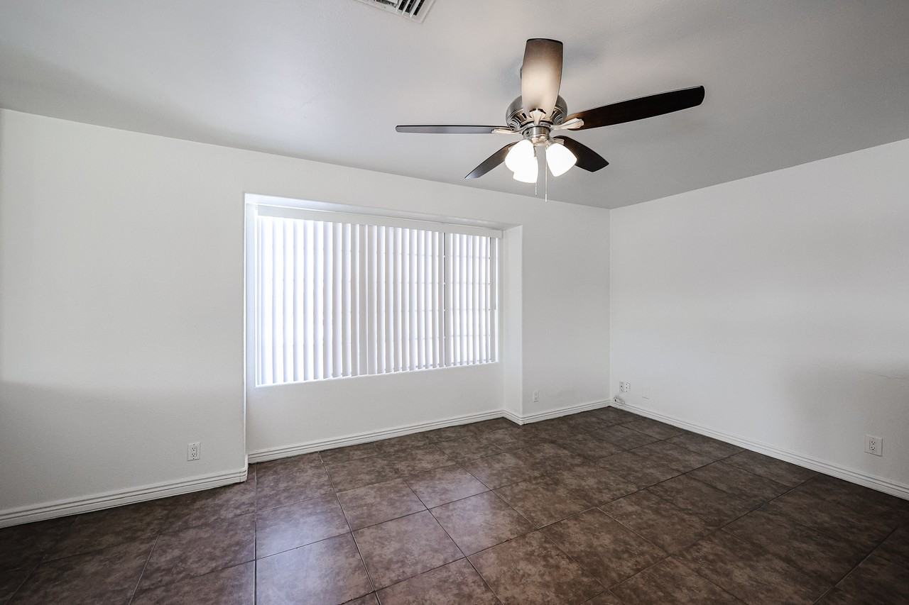 7219 S 14th Pl - Photo 5 of 29