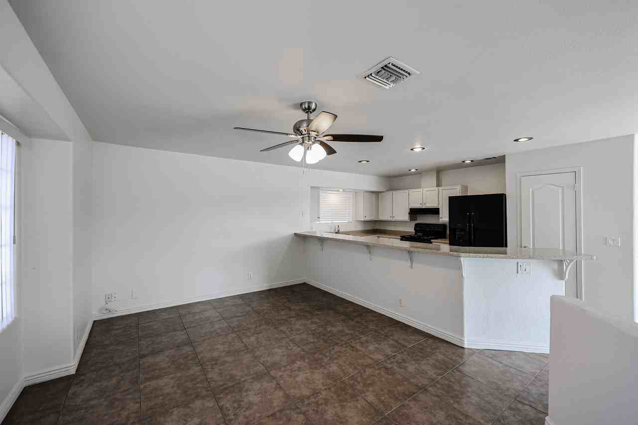 7219 S 14th Pl - Photo 6 of 29