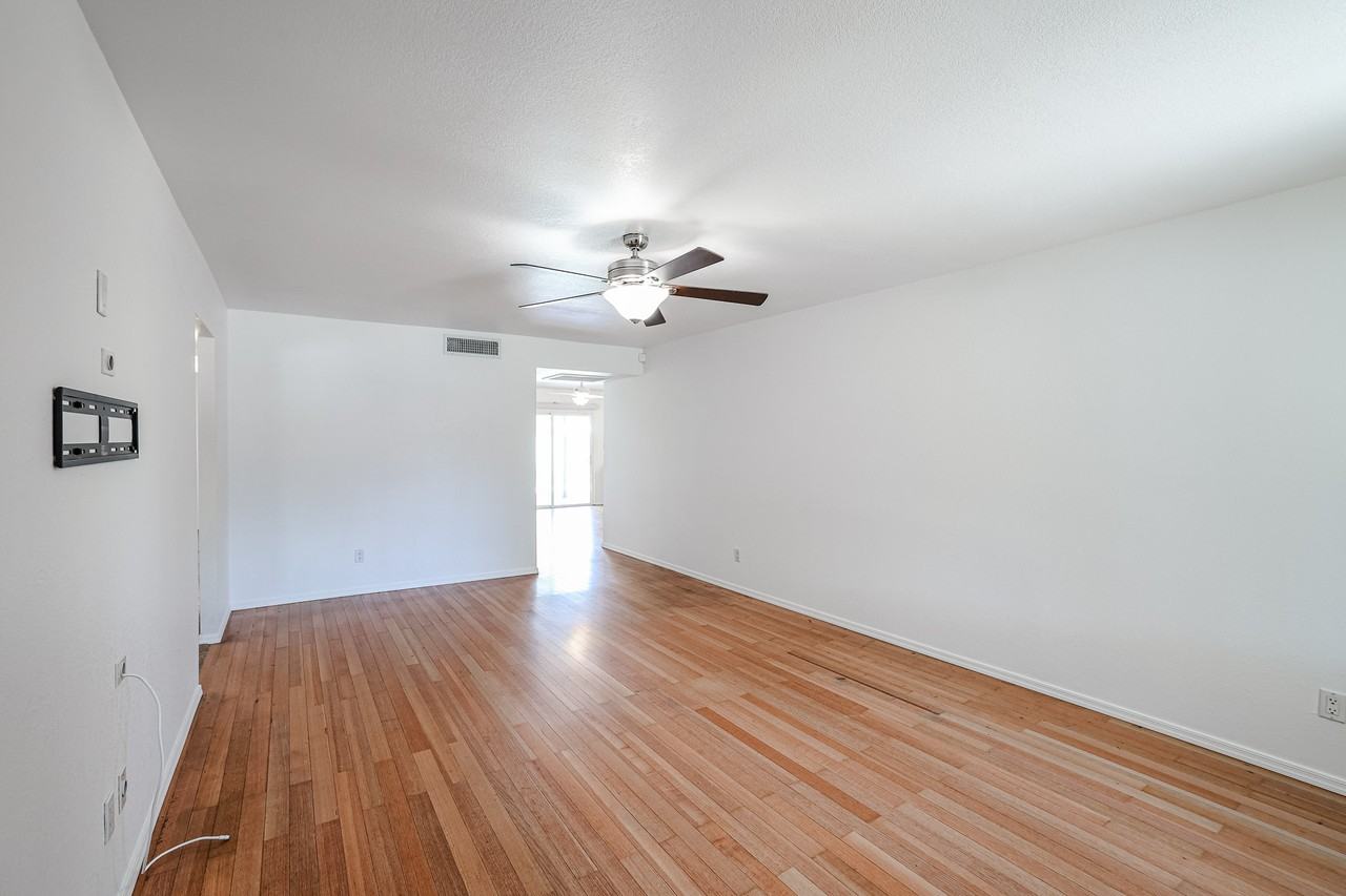 1944 E Richards Dr - Photo 3 of 34
