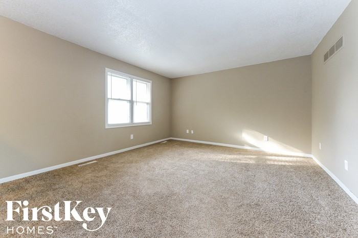 1504 Se 16th Pl - Photo 2 of 15