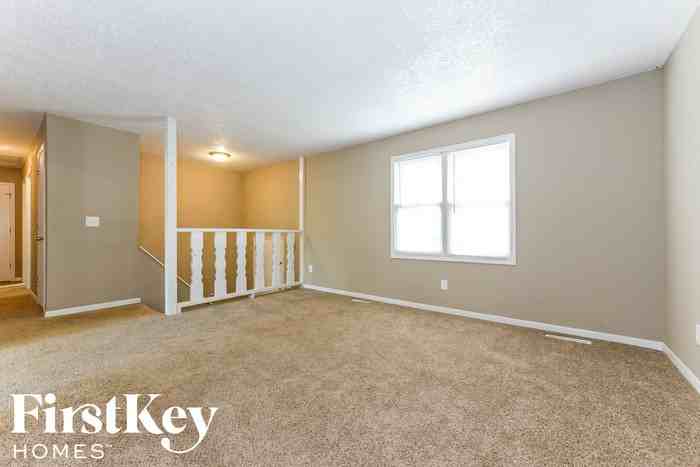 1504 Se 16th Pl - Photo 3 of 15