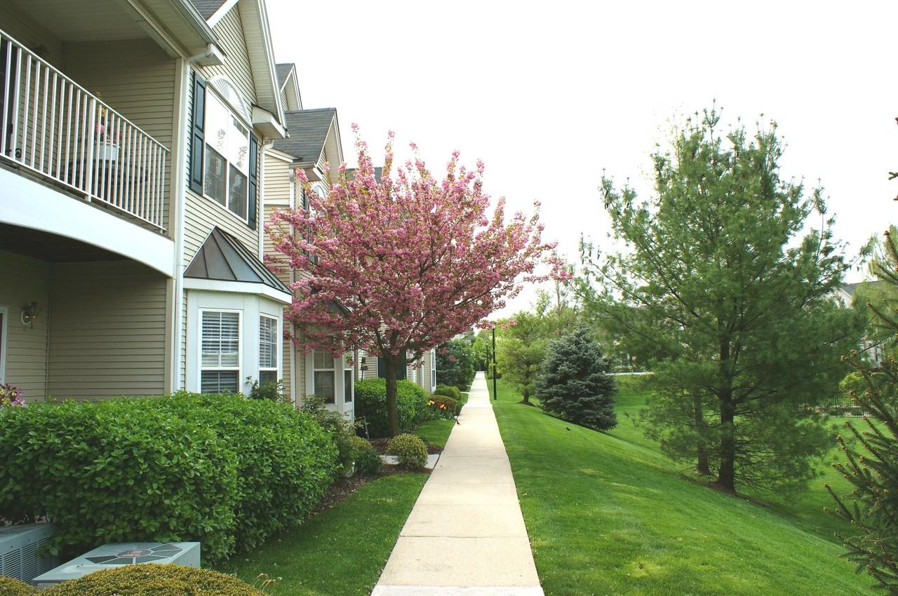 213 Cambridge Court #213 - Photo 3 of 17