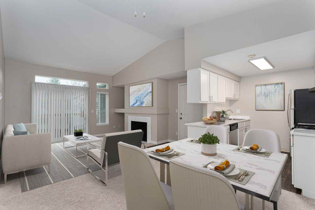 Novela - Photo 2 of 39