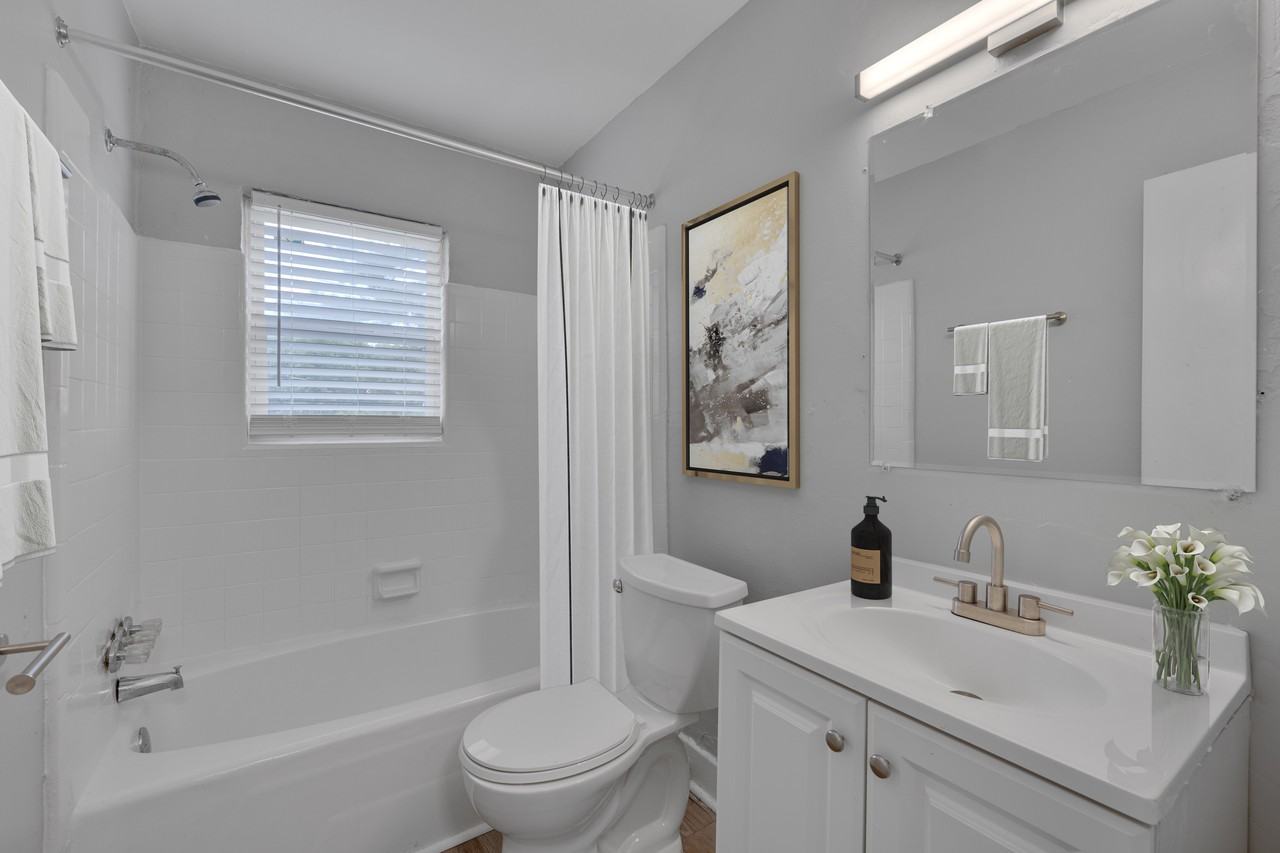 BLU Station Apartments - Photo 7 of 70