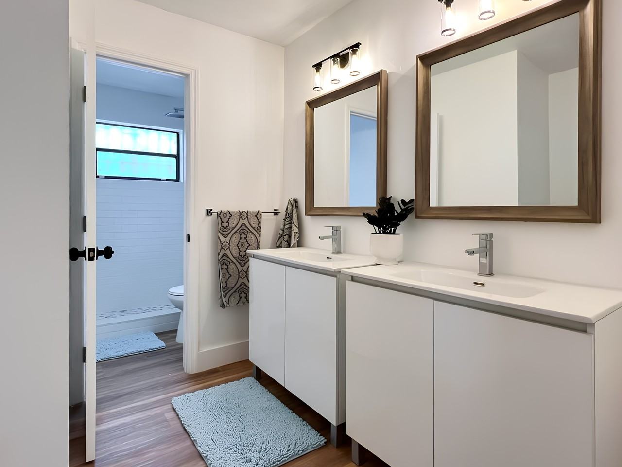 E 16th St - Photo 2 of 18