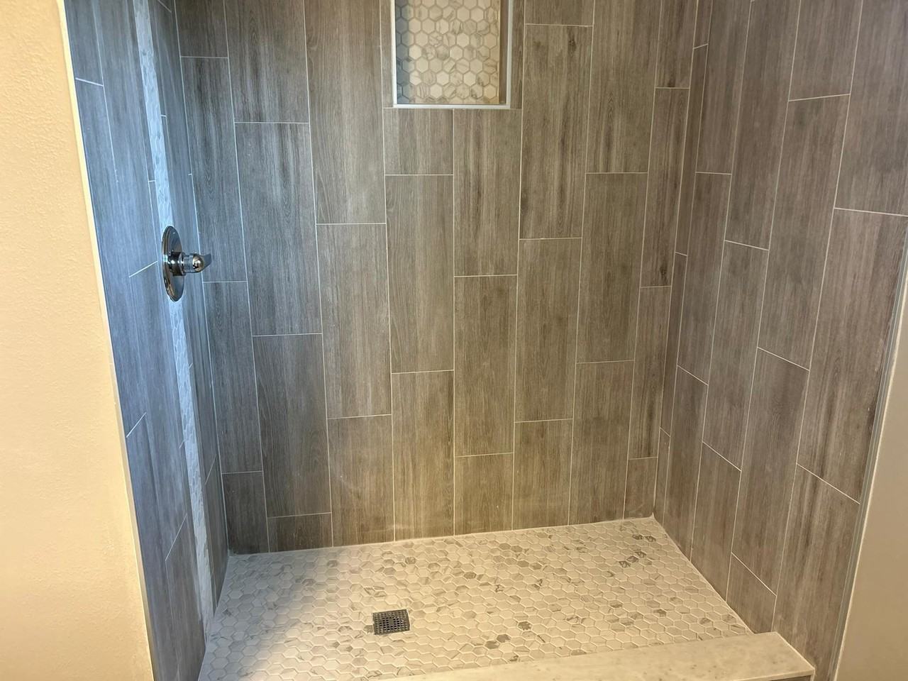 912 Park Valley Cir #1 - Photo 3 of 27