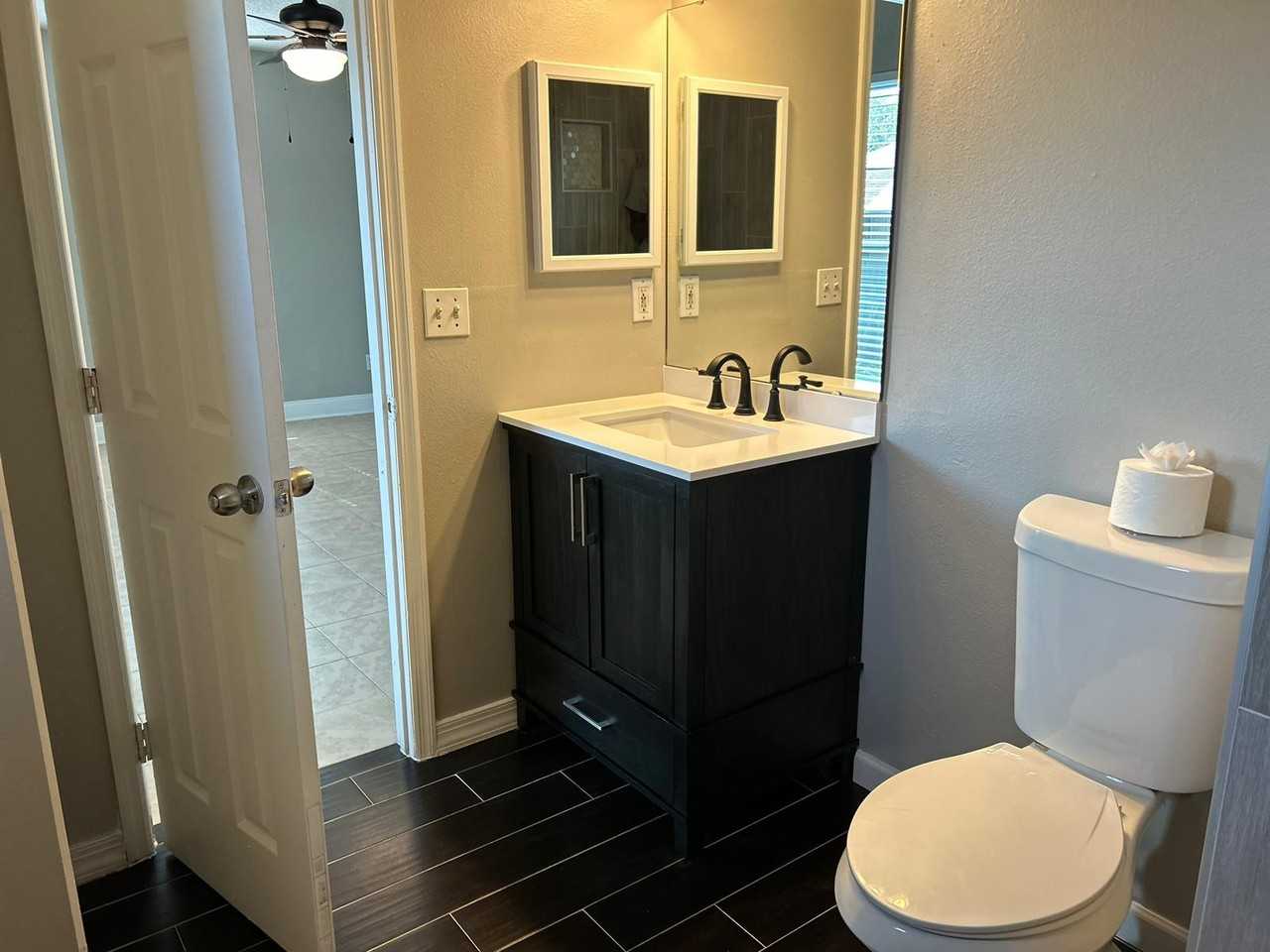 912 Park Valley Cir #1 - Photo 4 of 27