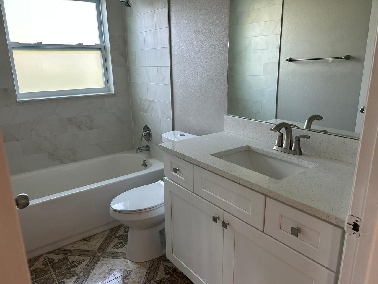912 Park Valley Cir #1 - Photo 6 of 27
