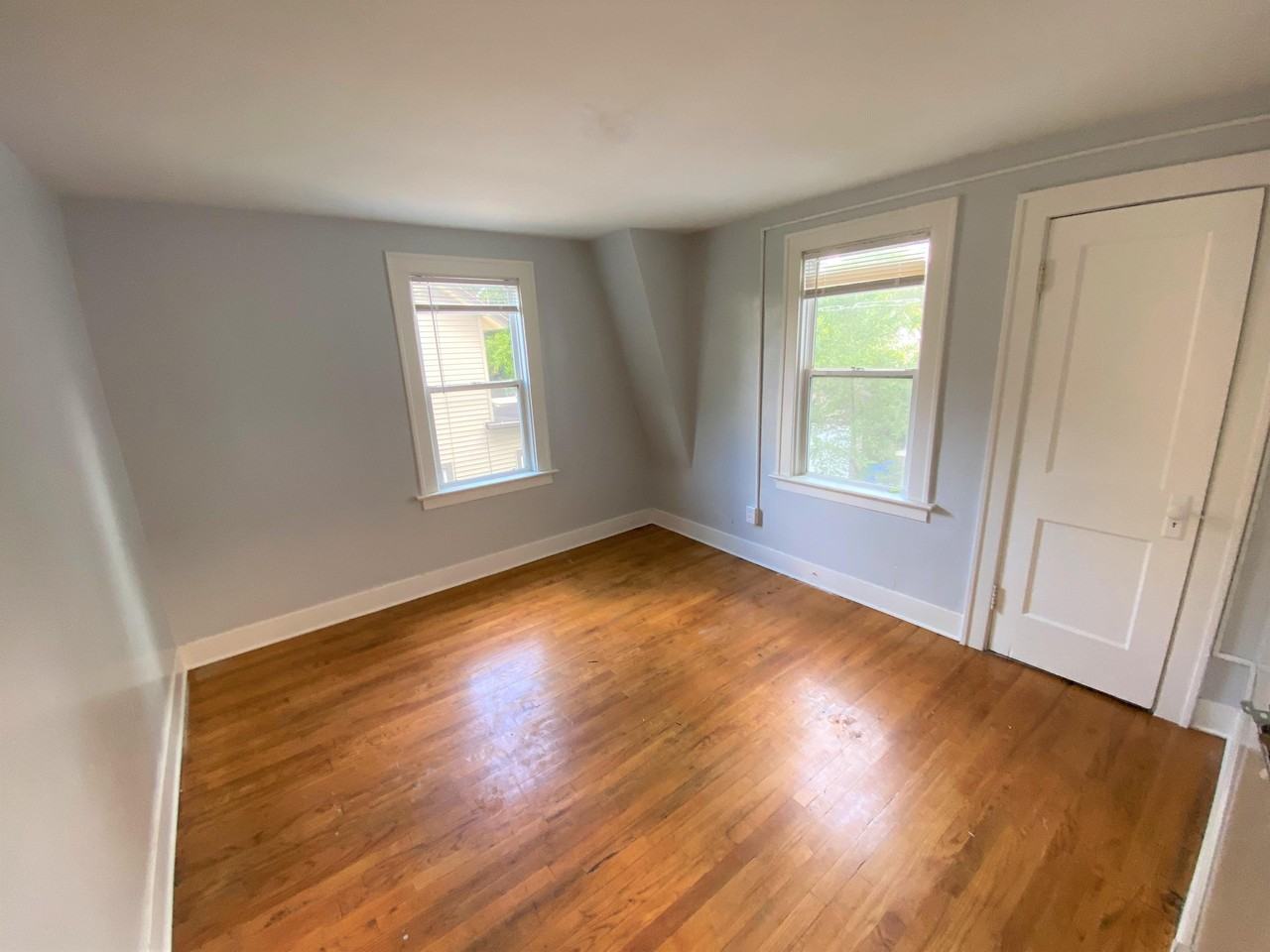 1050 Neland Ave Se #1 - Photo 6 of 8