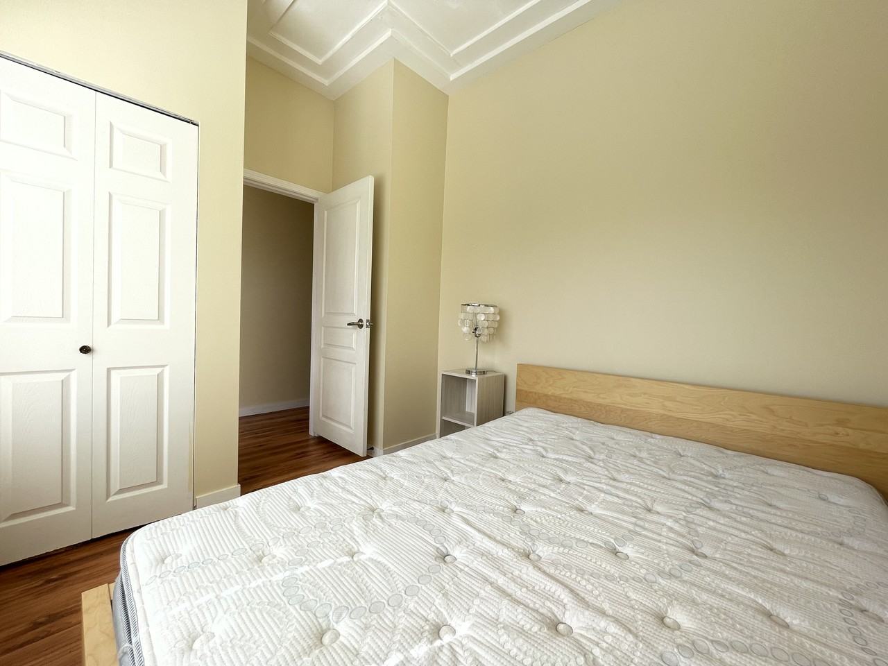 E⭐︎House 738 East 49th Avenue, Vancouver, BC V5W 2H4, CAN - 2 bedroom House