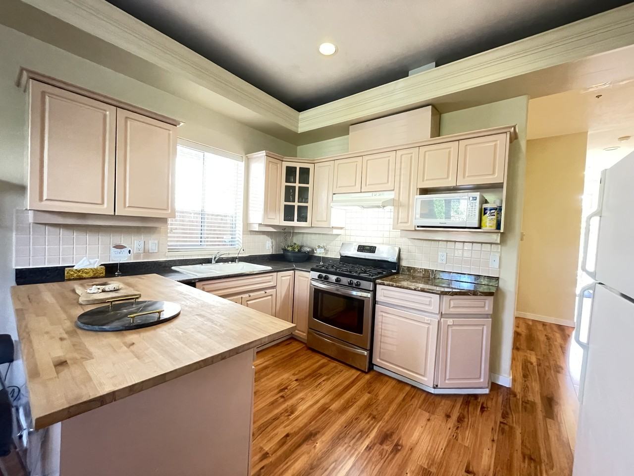 E⭐︎House 738 East 49th Avenue, Vancouver, BC V5W 2H4, CAN - 2 bedroom House