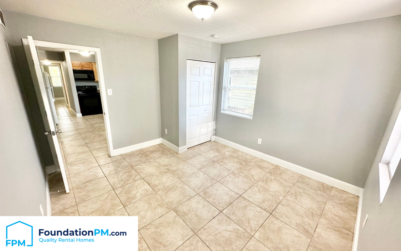 1165 Krayer Street3 #3 - Photo 4 of 7