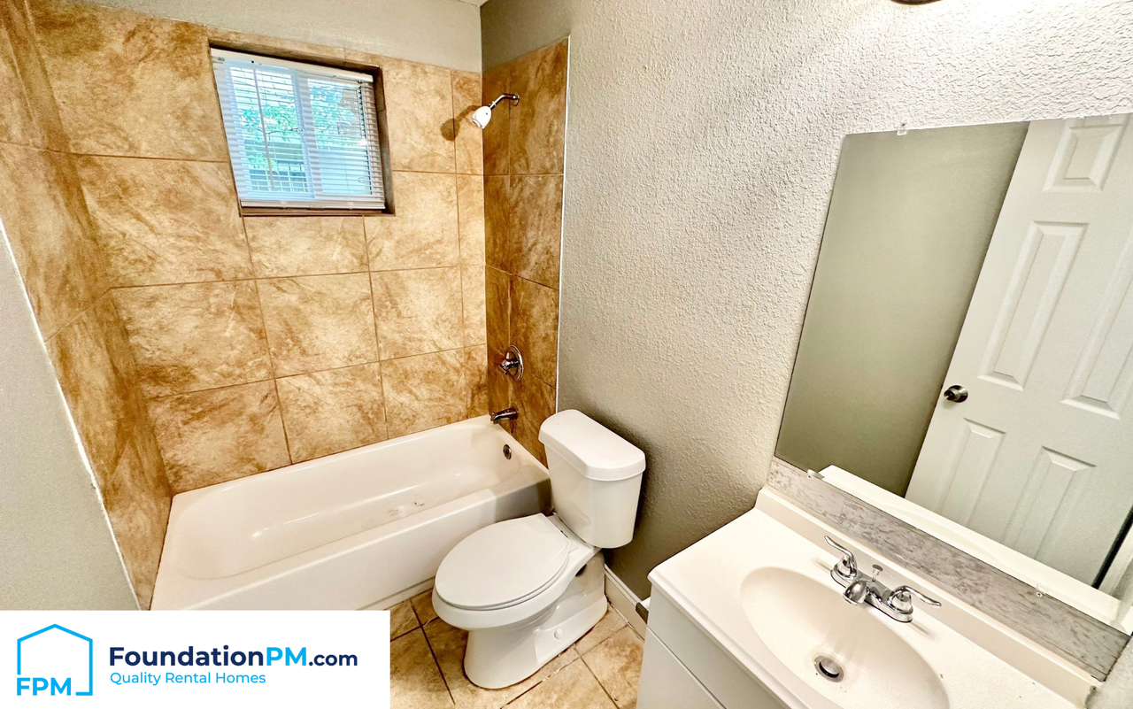 1165 Krayer Street3 #3 - Photo 6 of 7