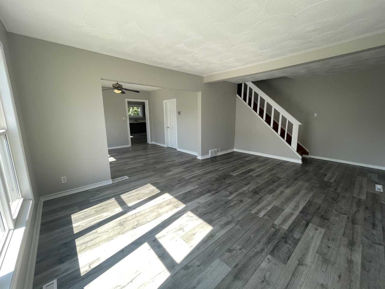 231 Elm St N - Photo 3 of 10