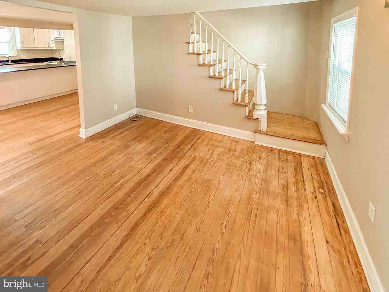 220 Saint Marys St - Photo 3 of 33