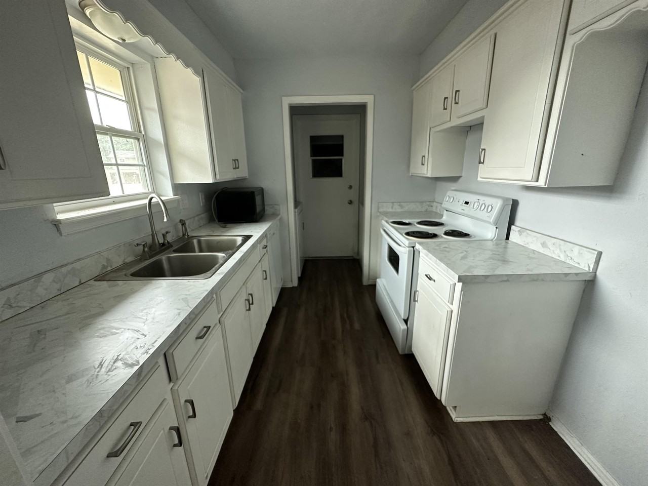 1912 N Moulton Ct #1912 - Photo 4 of 10