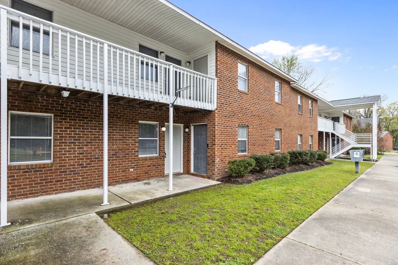 3005 Caldwell Court - 8Apt. 8 #8 - Photo 3 of 5