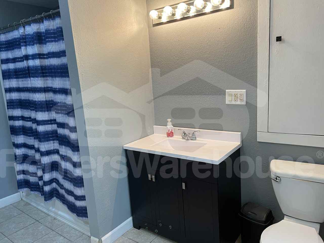 121 Elm St W - Photo 3 of 10