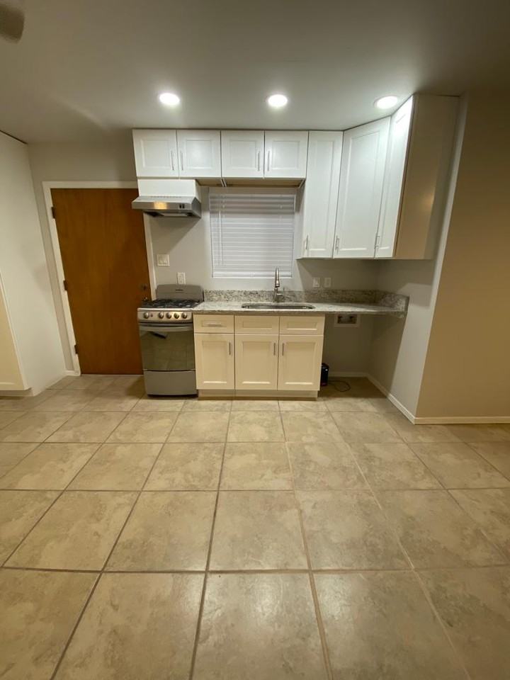 6530 Mohawk Avenue ##B - Photo 2 of 12