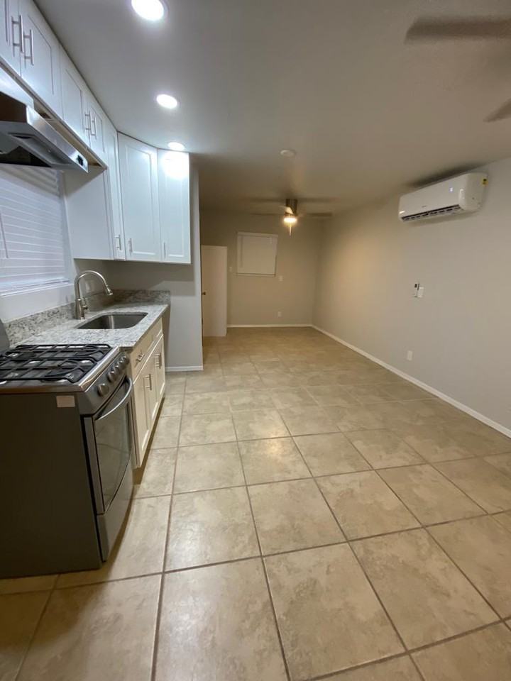 6530 Mohawk Avenue ##B - Photo 3 of 12