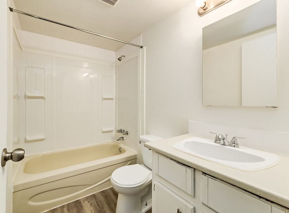 Wildrose - Photo 7 of 13