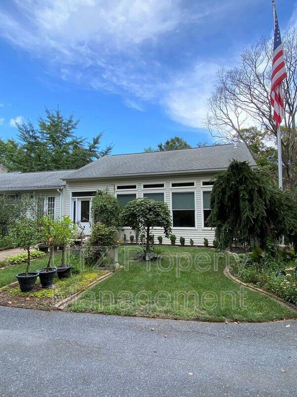 427 W Old Liberty Rd - Photo 2 of 13