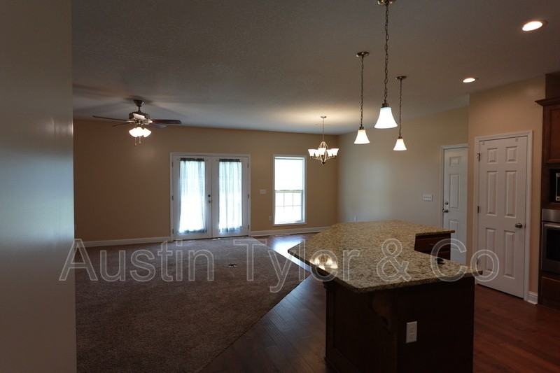 2934 Westmanor Dr - Photo 3 of 22