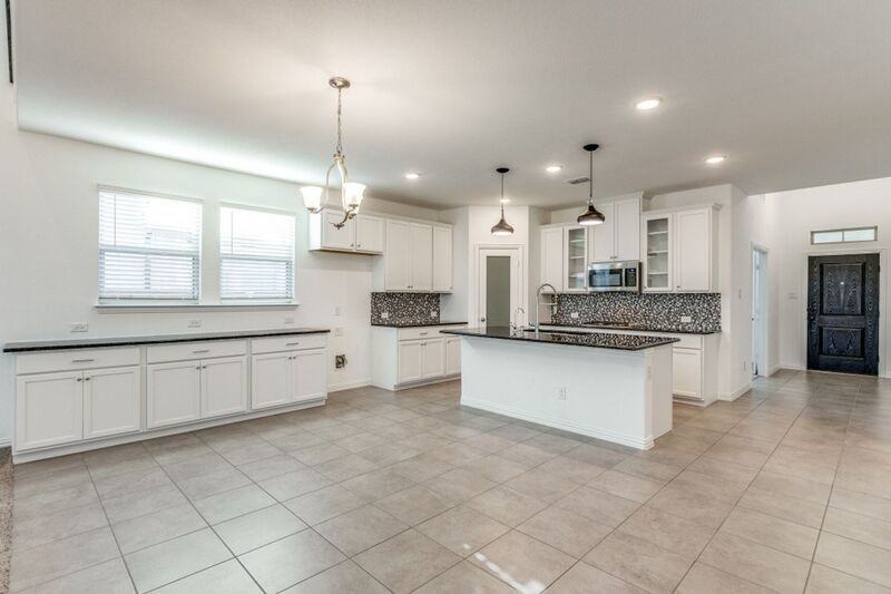 1501 Ross Ave - Photo 2 of 13