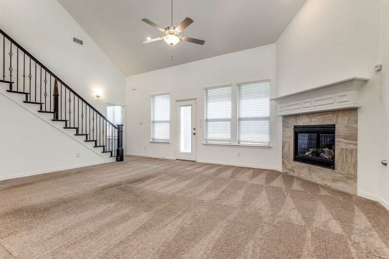 1501 Ross Ave - Photo 5 of 13