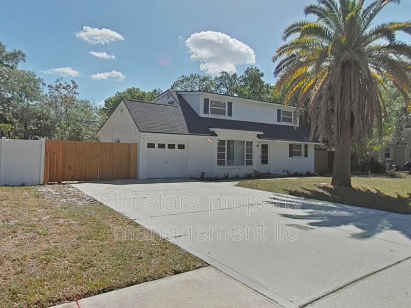 15097 Newport Rd - Photo 2 of 33