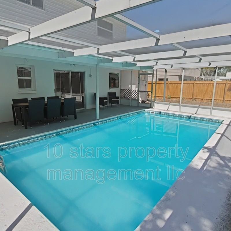 15097 Newport Rd - Photo 3 of 33