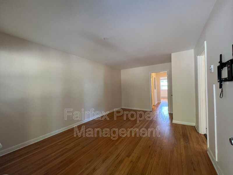 1937 Morehead Ave #1937 - Photo 4 of 24