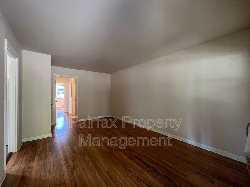 1935 Morehead Ave #1935 - Photo 5 of 24